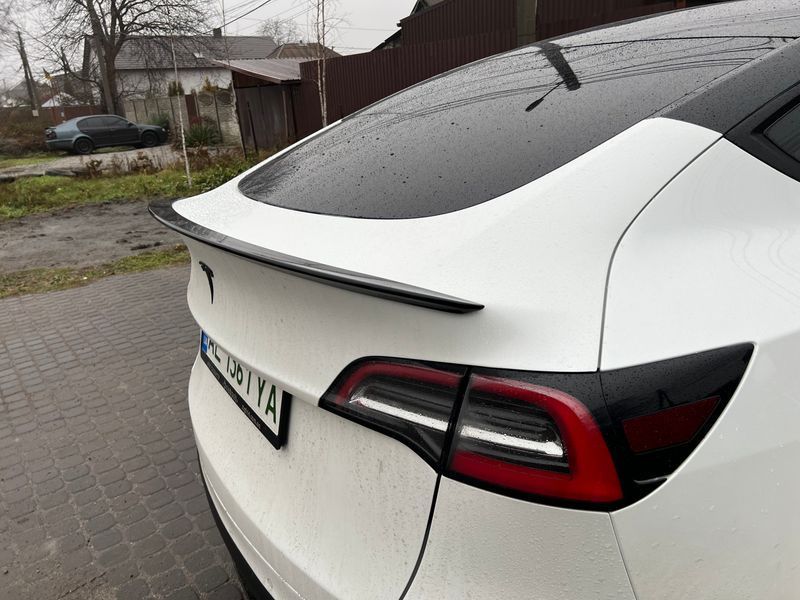 Спойлер лип на багажник Tesla Model Y 502 фото
