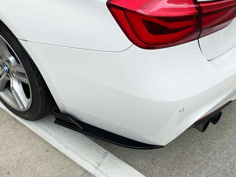 Боковые накладки заднего бампера BMW 3 серии F30 уголки лезвия 888 фото