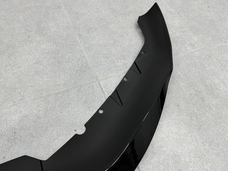 Накладка переднего бампера (губа-сплиттер) Mpaket BMW 5 G30 G31 2020+ , черный глянец 460 фото