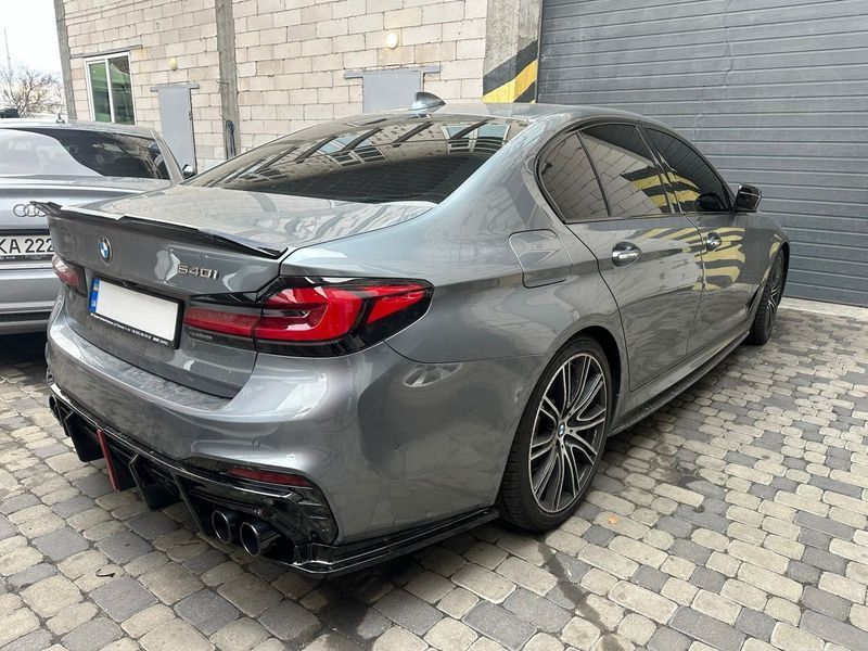 Диффузор заднего бампера + насадки выхлопа BMW 5 series G30 2017-2023 черный глянец 463 фото