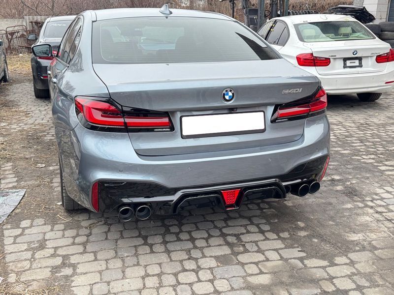 Дифузор накладка заднього бампера зі стоп-сигналом CS style BMW 5 series G30 2017-2023 чорний глянець 903 фото