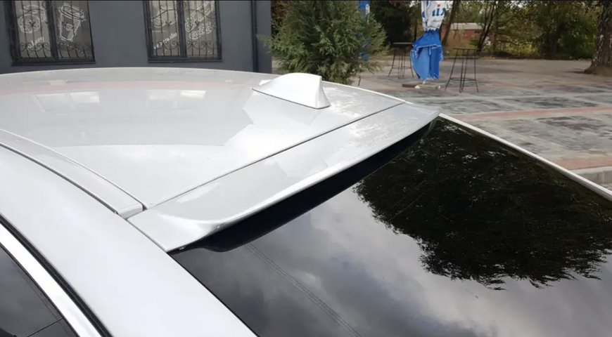 Бленда на заднє скло BMW F10 Чорний глянець 101 фото