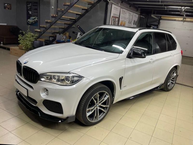 Губа переднего бампера Paradigma M-Perfomance для BMW X5 F15 2013-2018, цвет черный глянец 911 фото