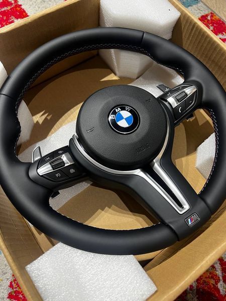 М Кермо з подушкою AIRBAG та пелюстками BMW БМВ 5 Ф10 Ф11 Ф90 Ф07 6 Ф06 Ф12 Ф13 7 Ф01 Ф02 Ф03 754 фото