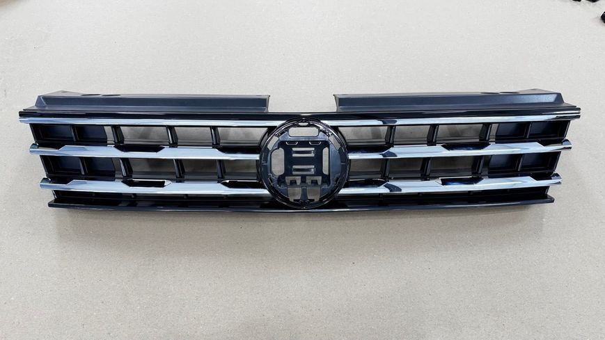 Решетка радиатора Volkswagen Tiguan R-LINE 2016 &ndash; 2020 хром 1005 фото