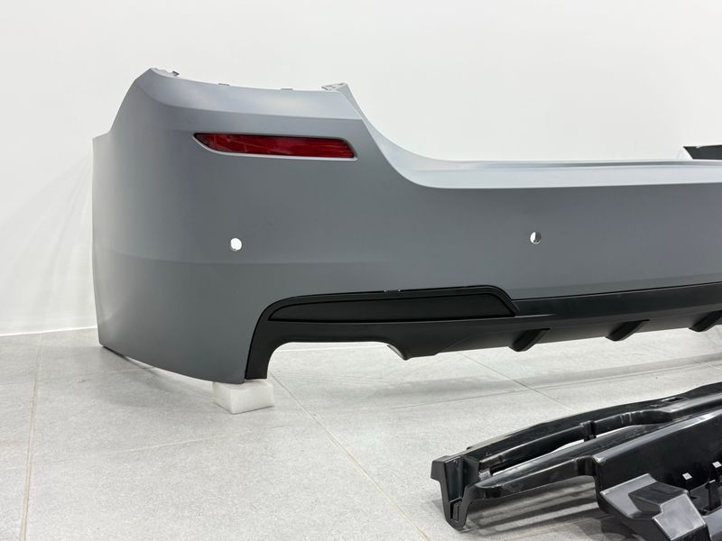 Комплект обвісу M paket рестайлінг 2013+ для BMW 5 series F10 2010-2016 (передній/задній бампер, пороги) 113 фото