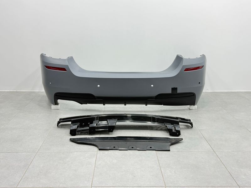 Комплект обвісу M paket рестайлінг 2013+ для BMW 5 series F10 2010-2016 (передній/задній бампер, пороги) 113 фото