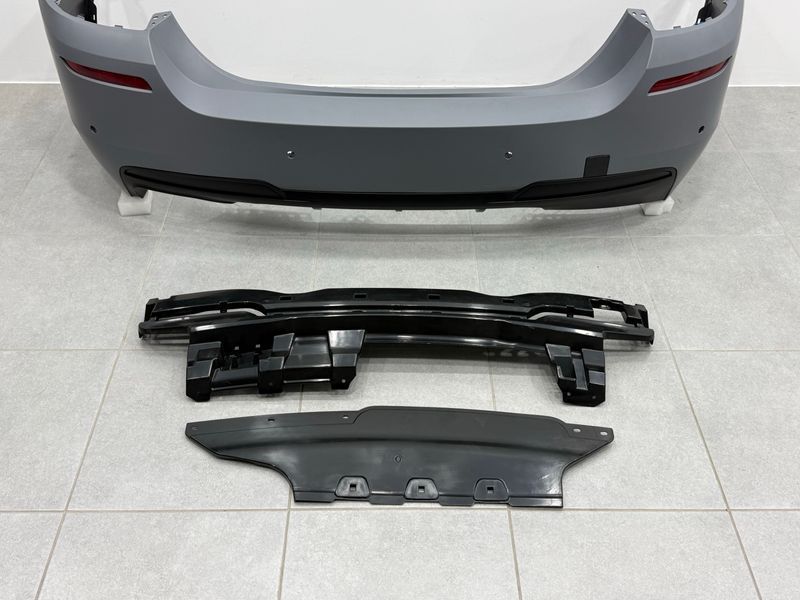 Комплект обвісу M paket рестайлінг 2013+ для BMW 5 series F10 2010-2016 (передній/задній бампер, пороги) 113 фото