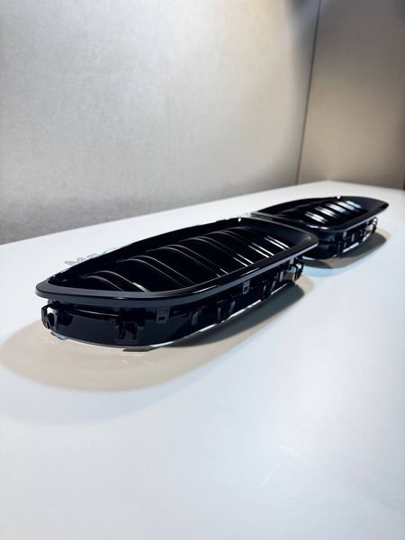 Решетки радиатора BMW F10 F11 F18 M Performance ноздри 065 фото