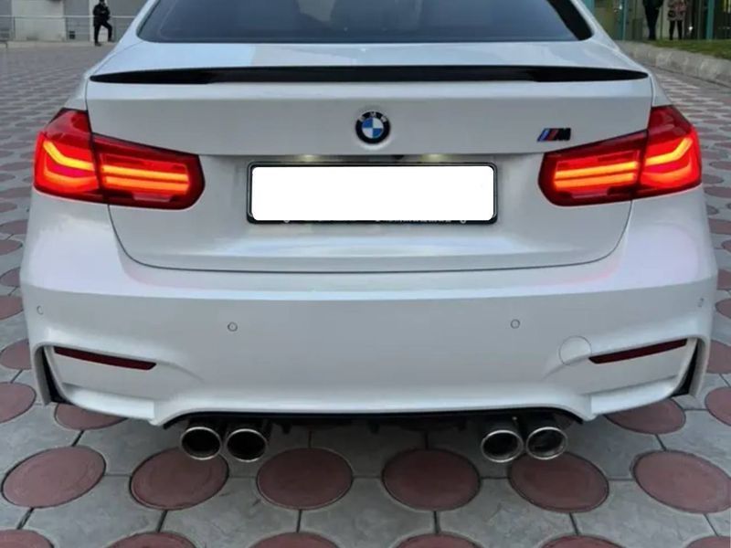 Задній бампер M3 стиль BMW 3 Series F30 2012-2018 (з отворами під парктроніки) 789 фото