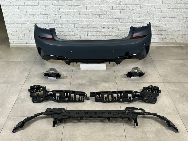 Повний Комплект обвісу M 340i BMW 3  G20 2018-2022 (передній/задній бампер, ніздрі, труби, пороги) 303 фото