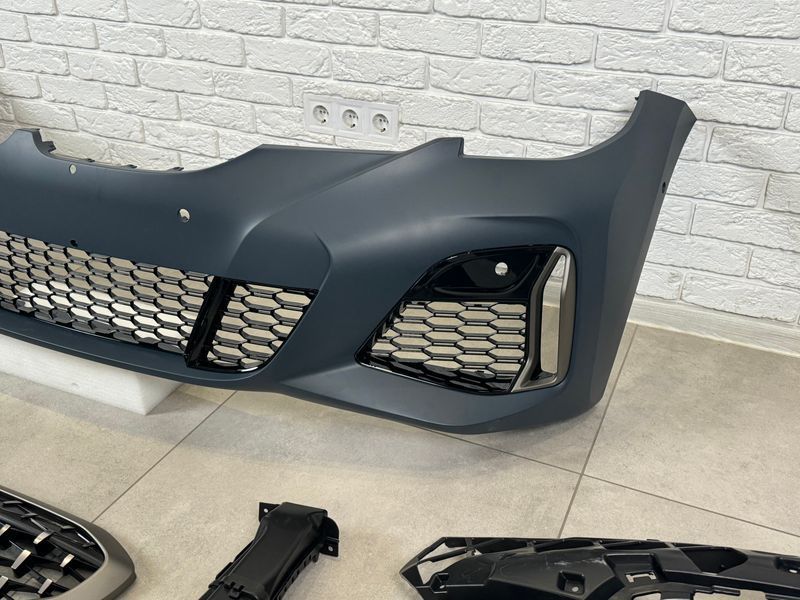Повний Комплект обвісу M 340i BMW 3  G20 2018-2022 (передній/задній бампер, ніздрі, труби, пороги) 303 фото