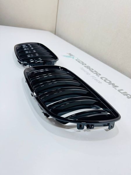 Решітки радіатора BMW X5 E53 рестайл M Performance чорні глянцеві двореберні ніздрі БМВ 1030 фото
