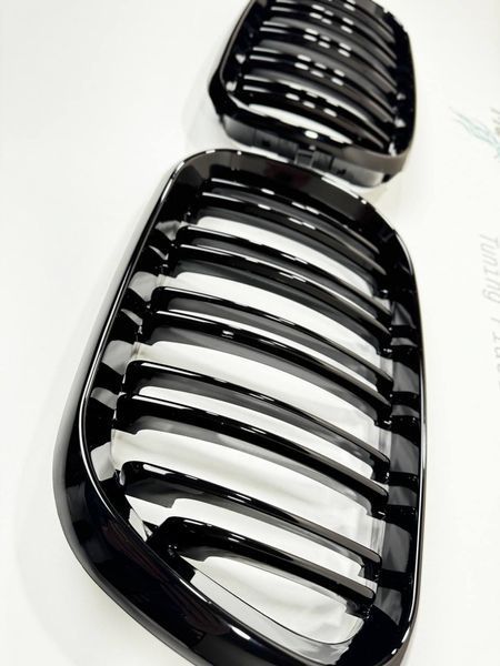 Решетки радиатора BMW X5 E53 дорестайлинг M Performance черные глянцевые двореберные ноздри БМВ 1031 фото