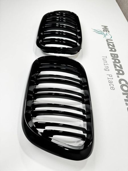 Решетки радиатора BMW X5 E53 дорестайлинг M Performance черные глянцевые двореберные ноздри БМВ 1031 фото