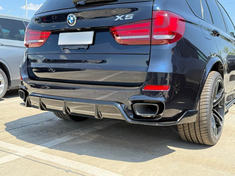 Диффузор накладка заднего бампера Paradigma M-Performance для BMW X5 F15 2013-2018, цвет черный глянец 1032 фото
