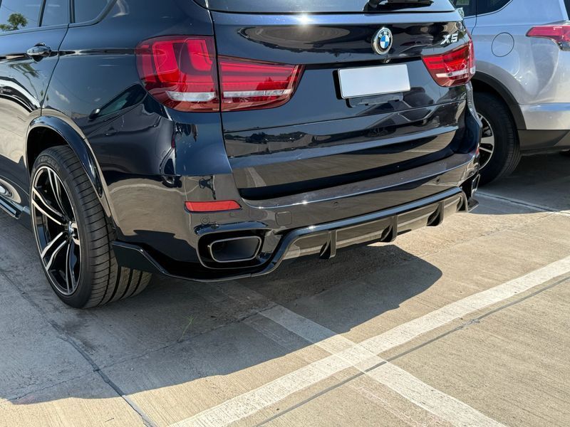 Диффузор накладка заднего бампера Paradigma M-Performance для BMW X5 F15 2013-2018, цвет черный глянец 1032 фото