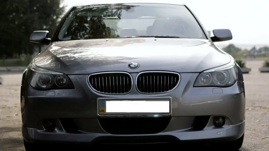 Накладка переднього бампера (губа) стиль Шніцер BMW е60 (03-07 р.в.) 369 фото