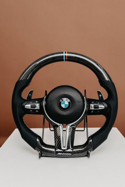 Руль карбоновий BMW F01 F02 F03 F04 F06 F07 F10 F11 F12 F13 F15 F16 F20 F21 F22 F23 F25 F26 F30 F31 F32 F33 F34 F36 F45 F46 F48 779 фото