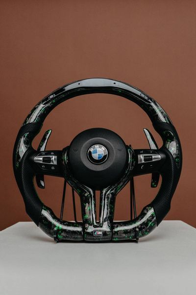 Топове Кермо BMW M Кований карбон + Led екран F-Series руль Колір: Синій Фіолетовий Червоний Зелений 781 фото